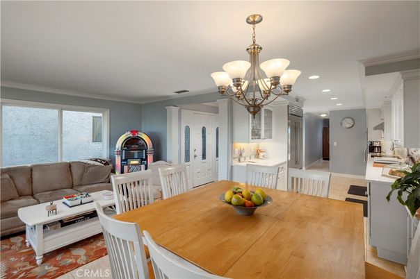 Chandelier, Dining room, Interior, Living room, Recessed Lighting