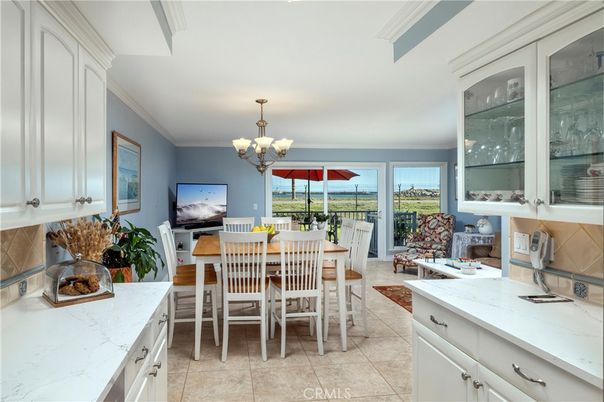 Chandelier, Dining room, Interior, Kitchen