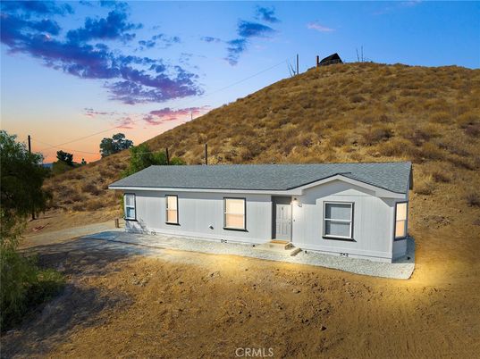 Backyard, Exterior, Facade, Ranch