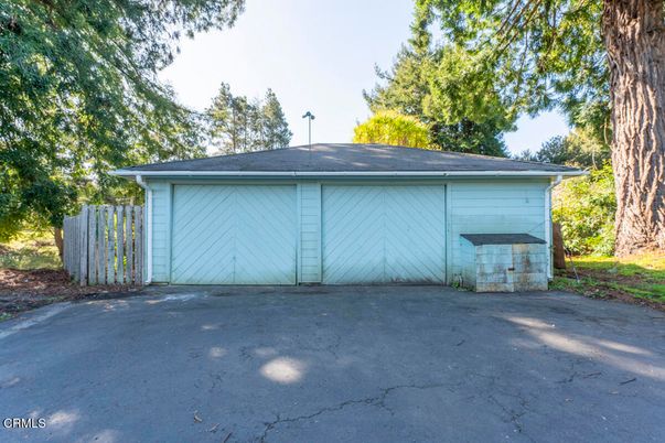 Detached Garage, Exterior