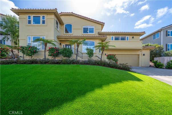Attached, Exterior, Facade, Mediterranean