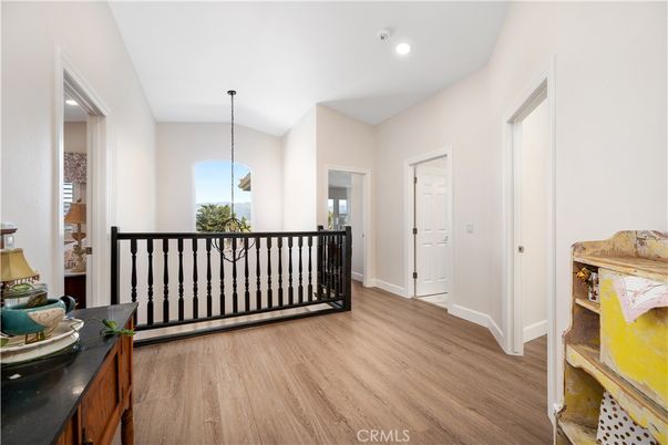 Interior, Pendant Lights, Recessed Lighting, Wood Texture Flooring