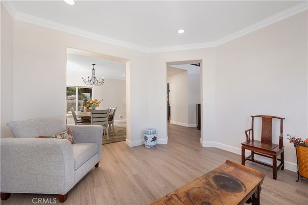 Chandelier, Dining room, Interior, Recessed Lighting, Wood Texture Flooring