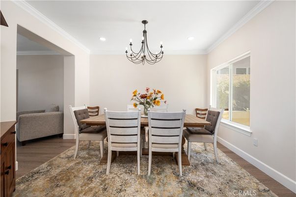 Chandelier, Dining room, Interior, Recessed Lighting, Wood Texture Flooring