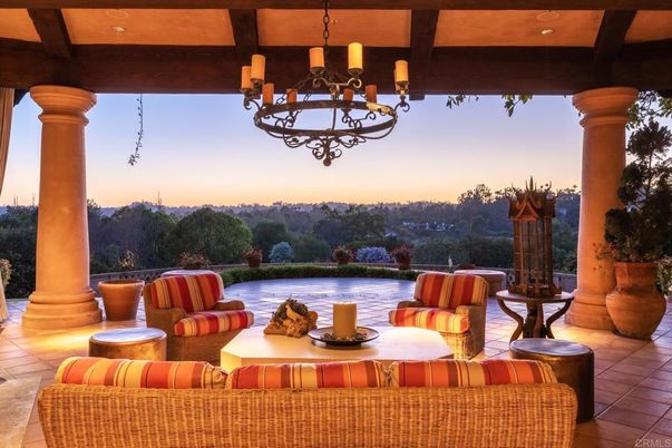 Chandelier, Exterior, Pool