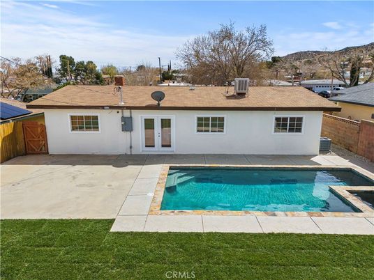 Exterior, Pool