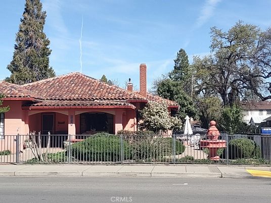 Exterior, Facade, Mediterranean
