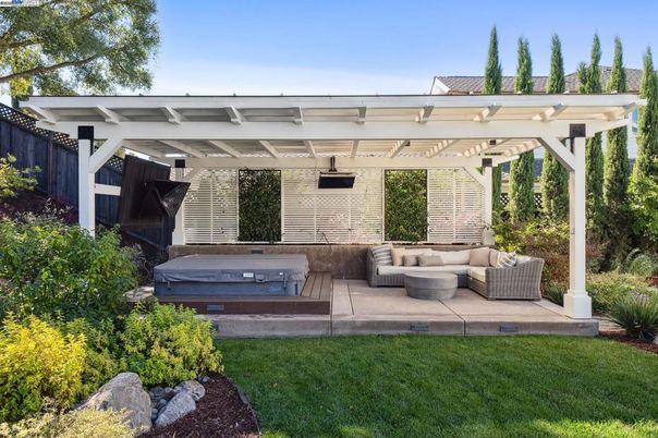 Exterior, Hot Tub