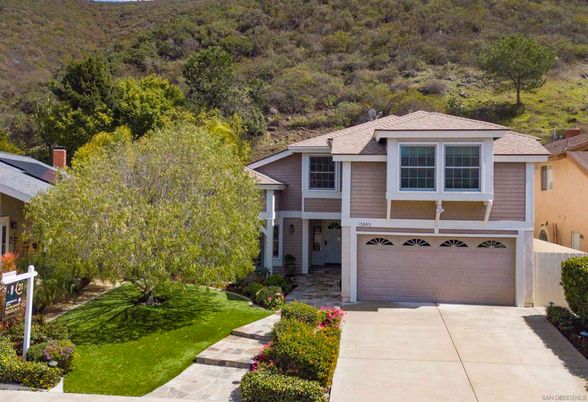 Attached, Exterior, Facade, Raised Ranch