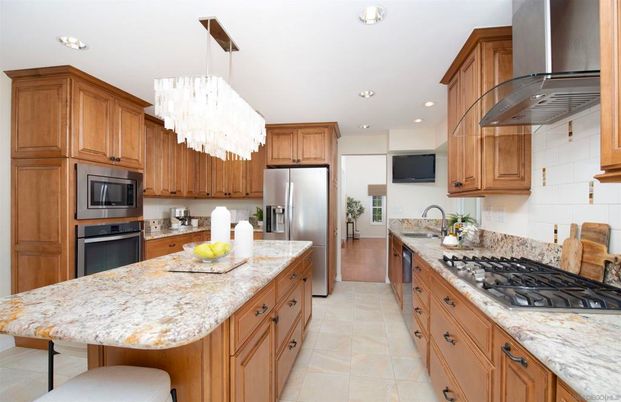 Chandelier, Interior, Kitchen, Recessed Lighting, Stainless Steel Appliances