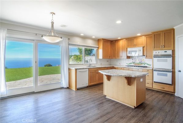 Interior, Kitchen, Pendant Lights, Recessed Lighting, Water, Wood Texture Flooring