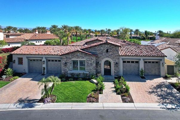 Attached, Exterior, Facade, Mediterranean
