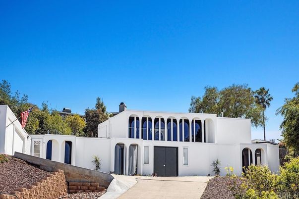 Exterior, Facade, Spanish Mediterranean