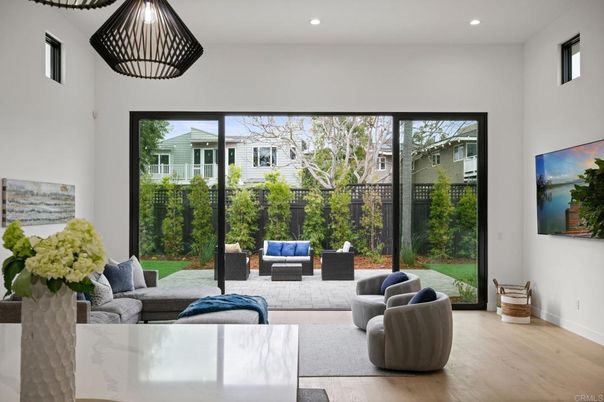 Interior, Living room, Pendant Lights, Recessed Lighting, Wood Texture Flooring