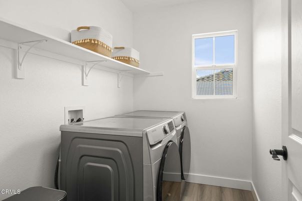 Interior, Washer, Wood Texture Flooring