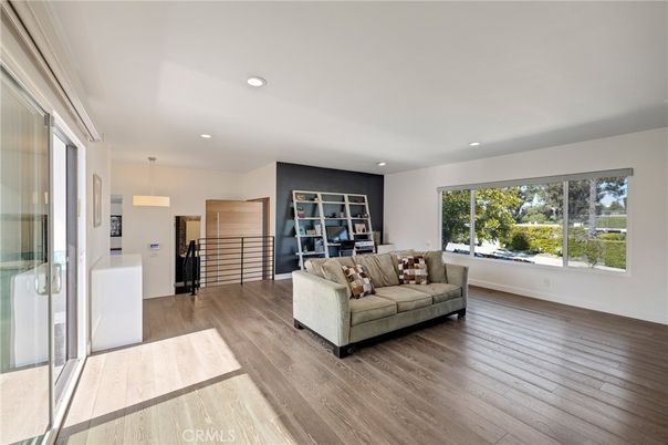 Interior, Pendant Lights, Recessed Lighting, Wood Texture Flooring