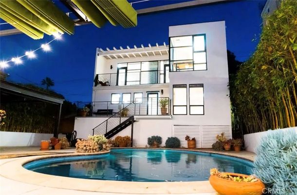 Exterior, Pool