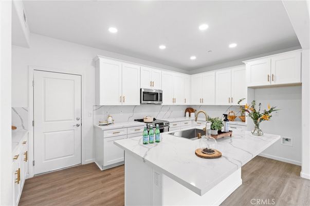 Interior, Kitchen, Recessed Lighting, Wood Texture Flooring