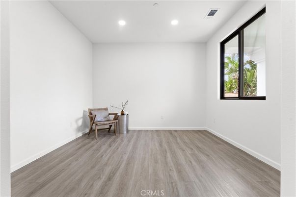 Empty room, Interior, Recessed Lighting, Wood Texture Flooring