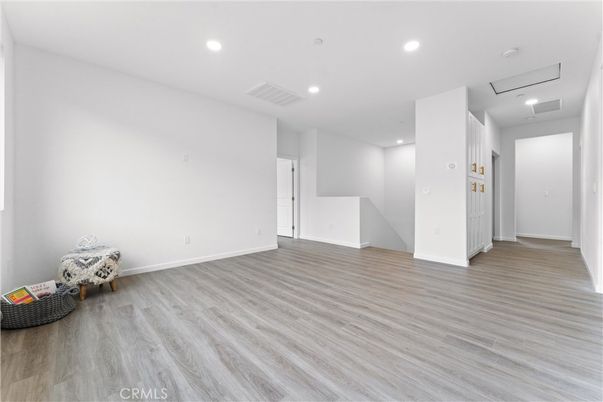 Empty room, Interior, Recessed Lighting, Wood Texture Flooring