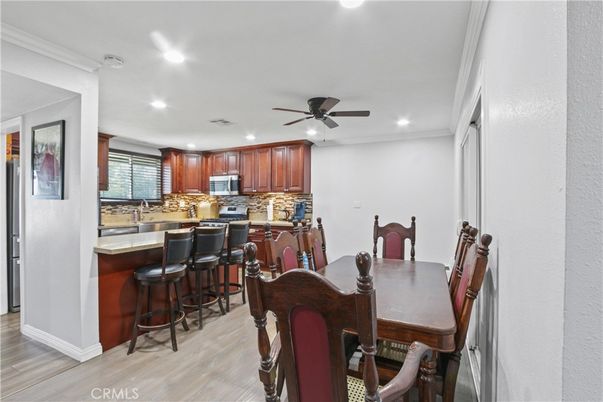 Dining room, Interior, Kitchen, Recessed Lighting, Wood Texture Flooring