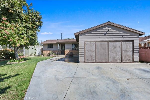 Backyard, Detached Garage, Exterior