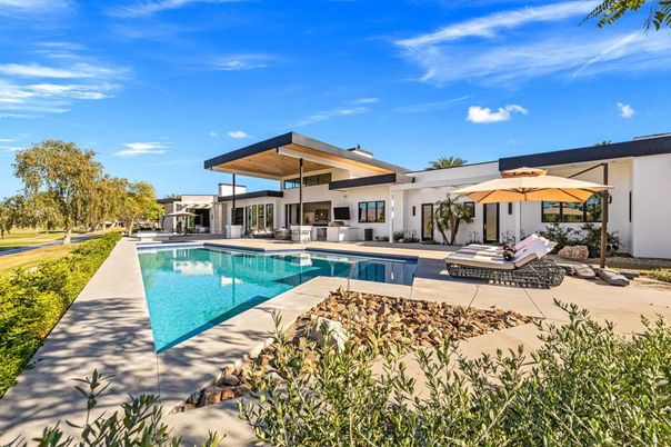 Exterior, Pool