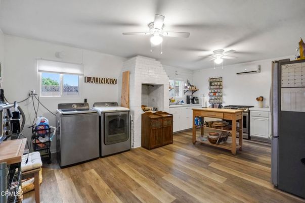 Interior, Stone Walls, Washer, Wood Texture Flooring