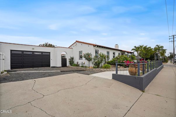 Attached, Exterior, Facade, Spanish Mediterranean