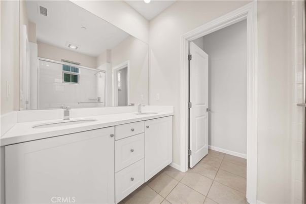 Bathroom, Dual Sink Vanities, Interior, Recessed Lighting