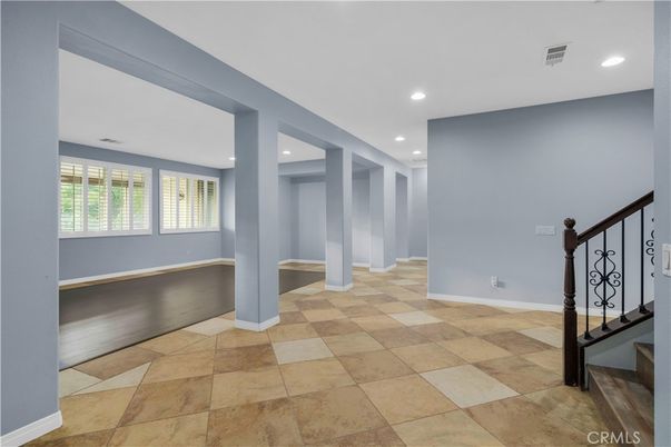 Empty room, Interior, Recessed Lighting