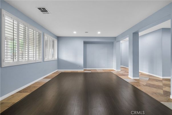 Empty room, Interior, Recessed Lighting, Wood Texture Flooring