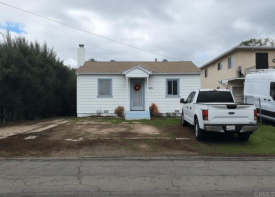 Exterior, Facade, Cape Cod