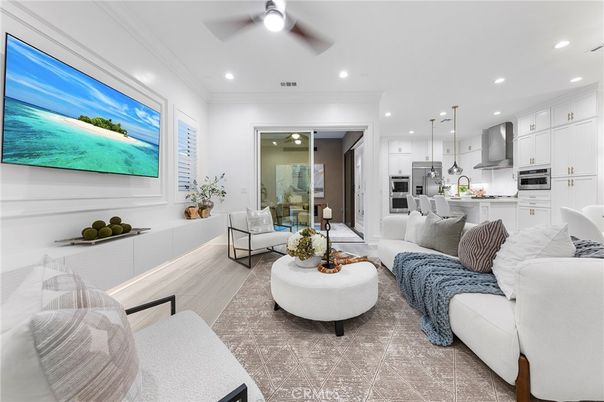 Interior, Kitchen, Living room, Pendant Lights, Recessed Lighting, Stainless Steel Appliances