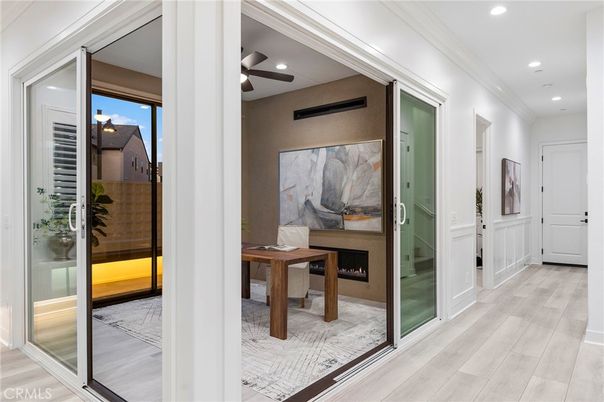 Interior, Recessed Lighting, Wood Texture Flooring