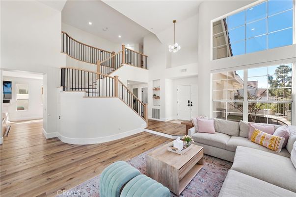 Chandelier, Interior, Living room, Pendant Lights, Recessed Lighting, Wood Texture Flooring