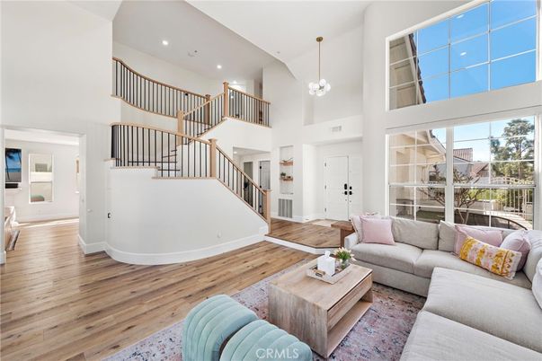 Interior, Living room, Pendant Lights, Recessed Lighting, Wood Texture Flooring