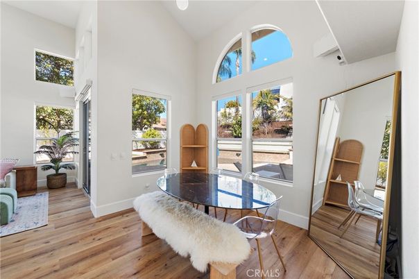 Dining room, Interior, Wood Texture Flooring
