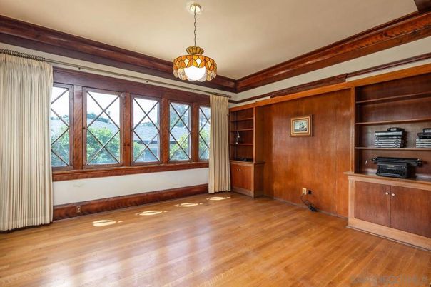 Empty room, Interior, Pendant Lights, Wood Texture Flooring, Wooden Walls