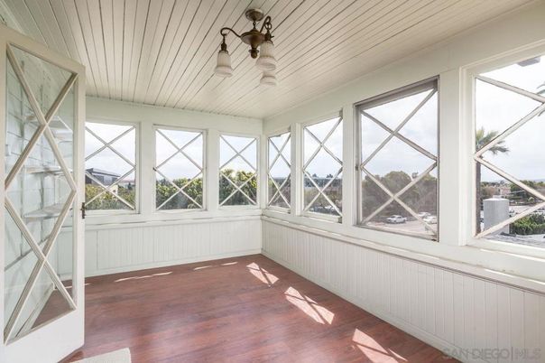 Interior, Sun Room, Wood Texture Flooring