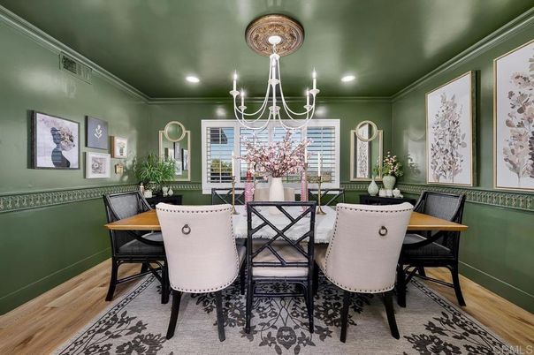 Chandelier, Dining room, Interior, Recessed Lighting, Wood Texture Flooring