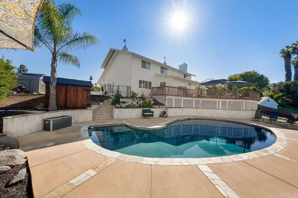 Exterior, Pool