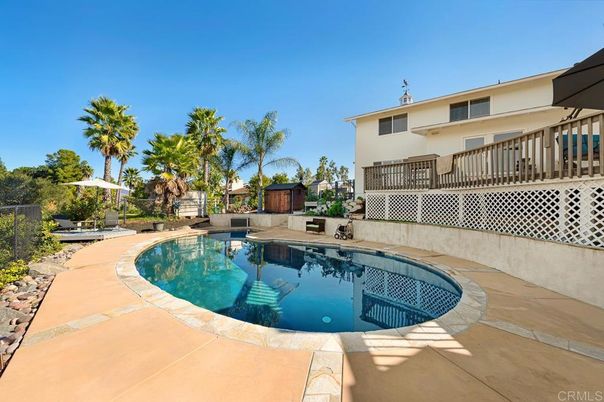 Exterior, Pool