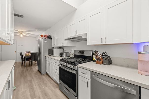 Dining room, Interior, Kitchen, Stainless Steel Appliances, Wood Texture Flooring
