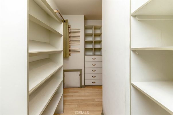 Interior, Walk-in Closets, Wood Texture Flooring