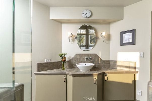 Bathroom, Interior, Tile Countertops