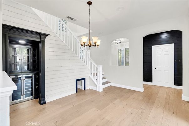 Chandelier, Empty room, Interior, Pendant Lights, Wood Texture Flooring