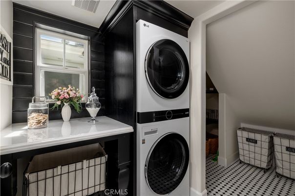 Interior, Utility Closets, Washer