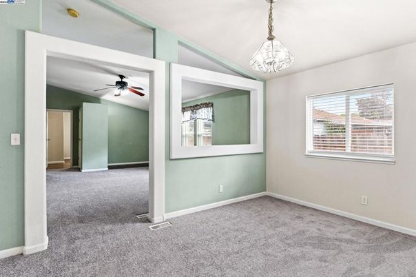 Empty room, Interior, Pendant Lights