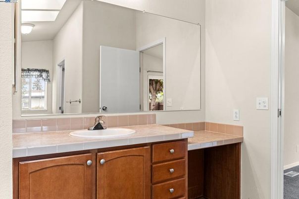 Bathroom, Interior, Tile Countertops